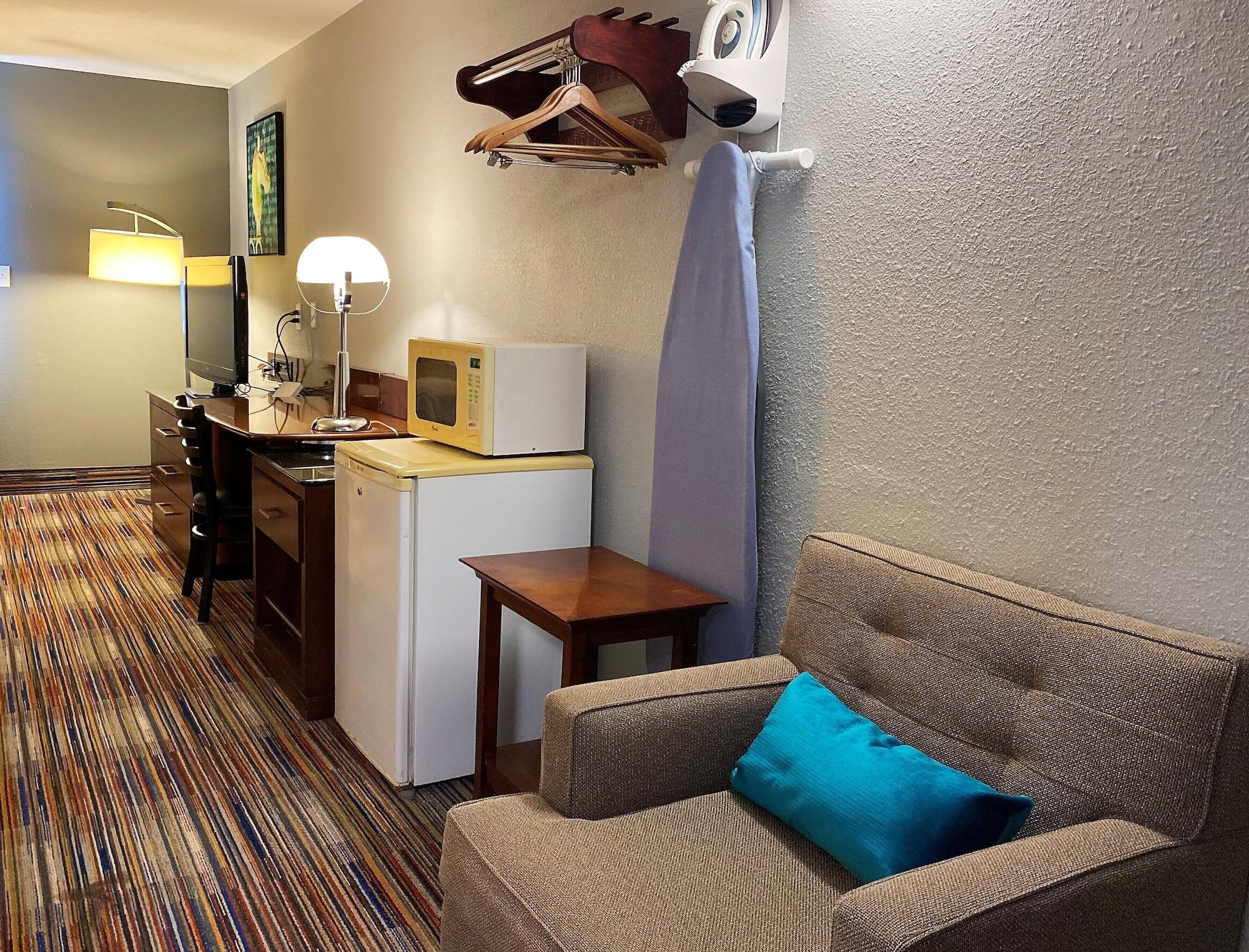 Travelodge by Wyndham Bloomington Eksteriør billede