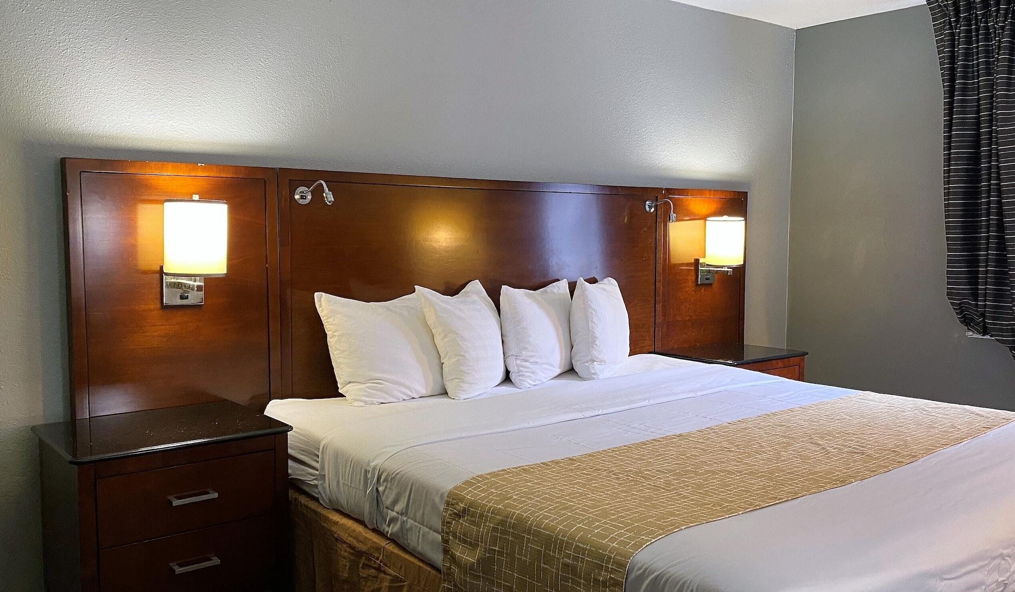 Travelodge by Wyndham Bloomington Eksteriør billede