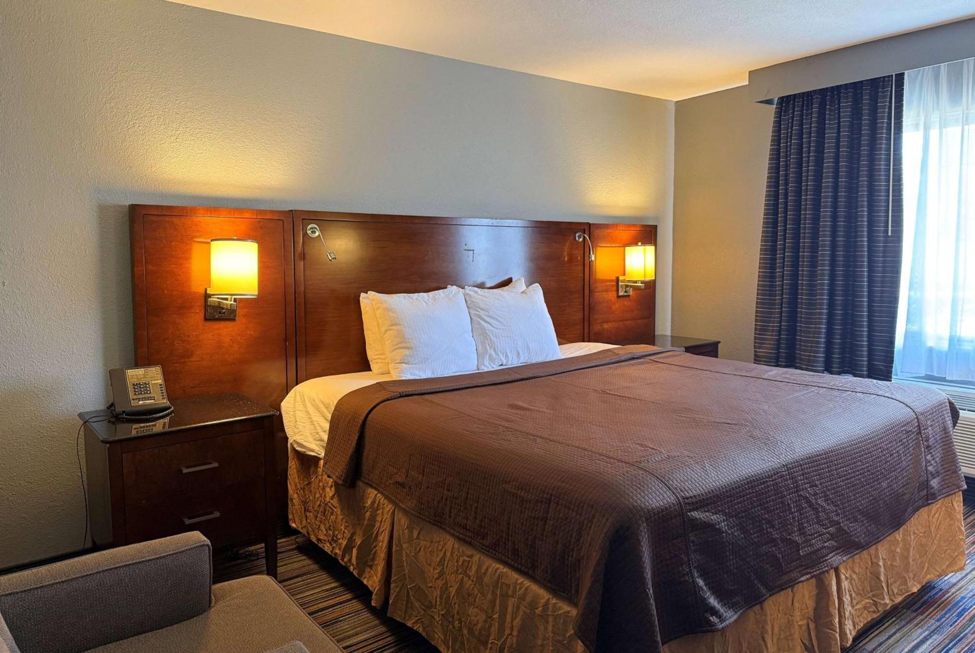 Travelodge by Wyndham Bloomington Eksteriør billede