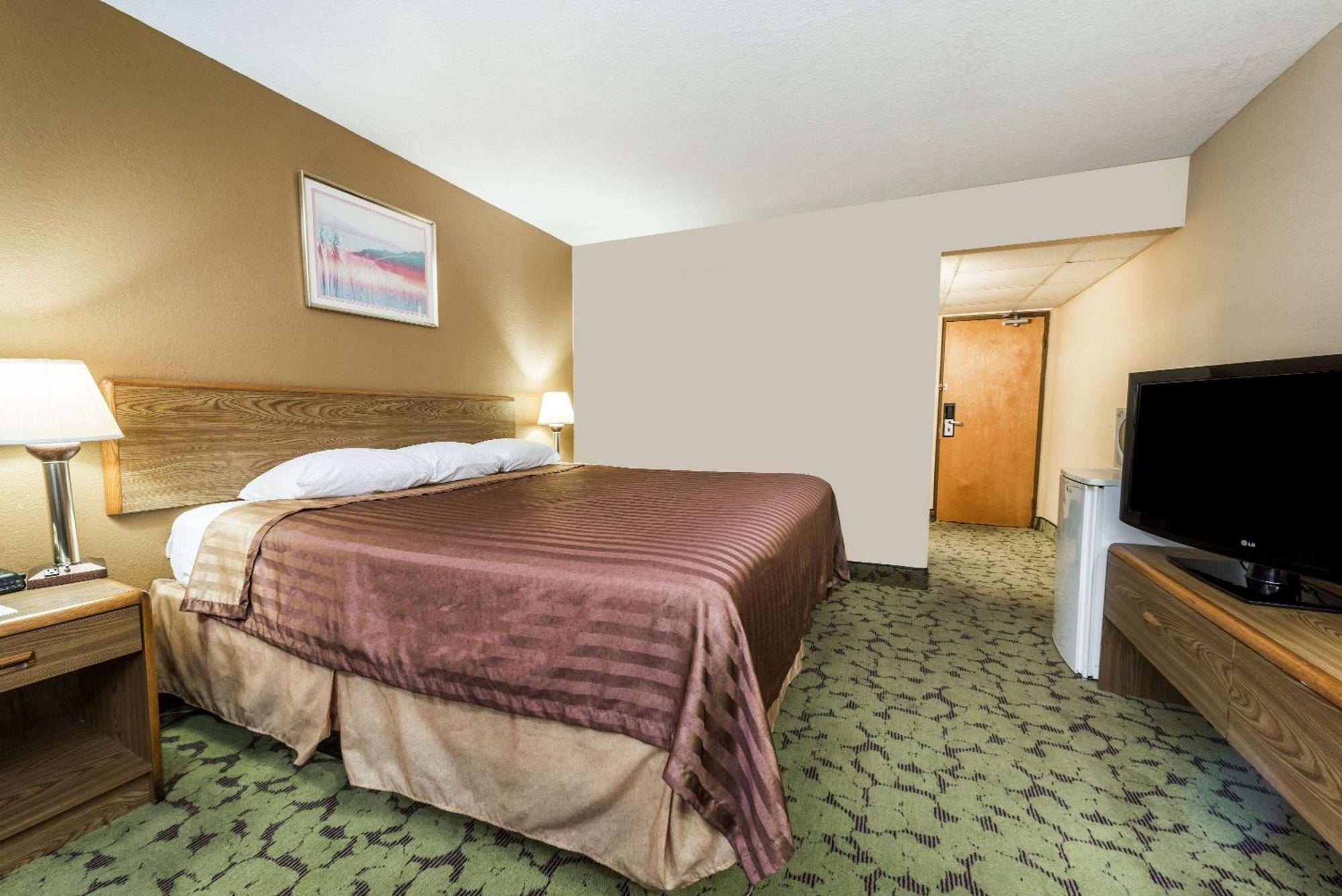 Travelodge by Wyndham Bloomington Eksteriør billede