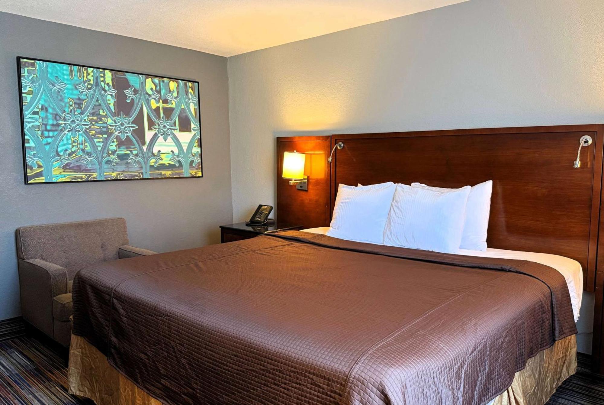 Travelodge by Wyndham Bloomington Eksteriør billede