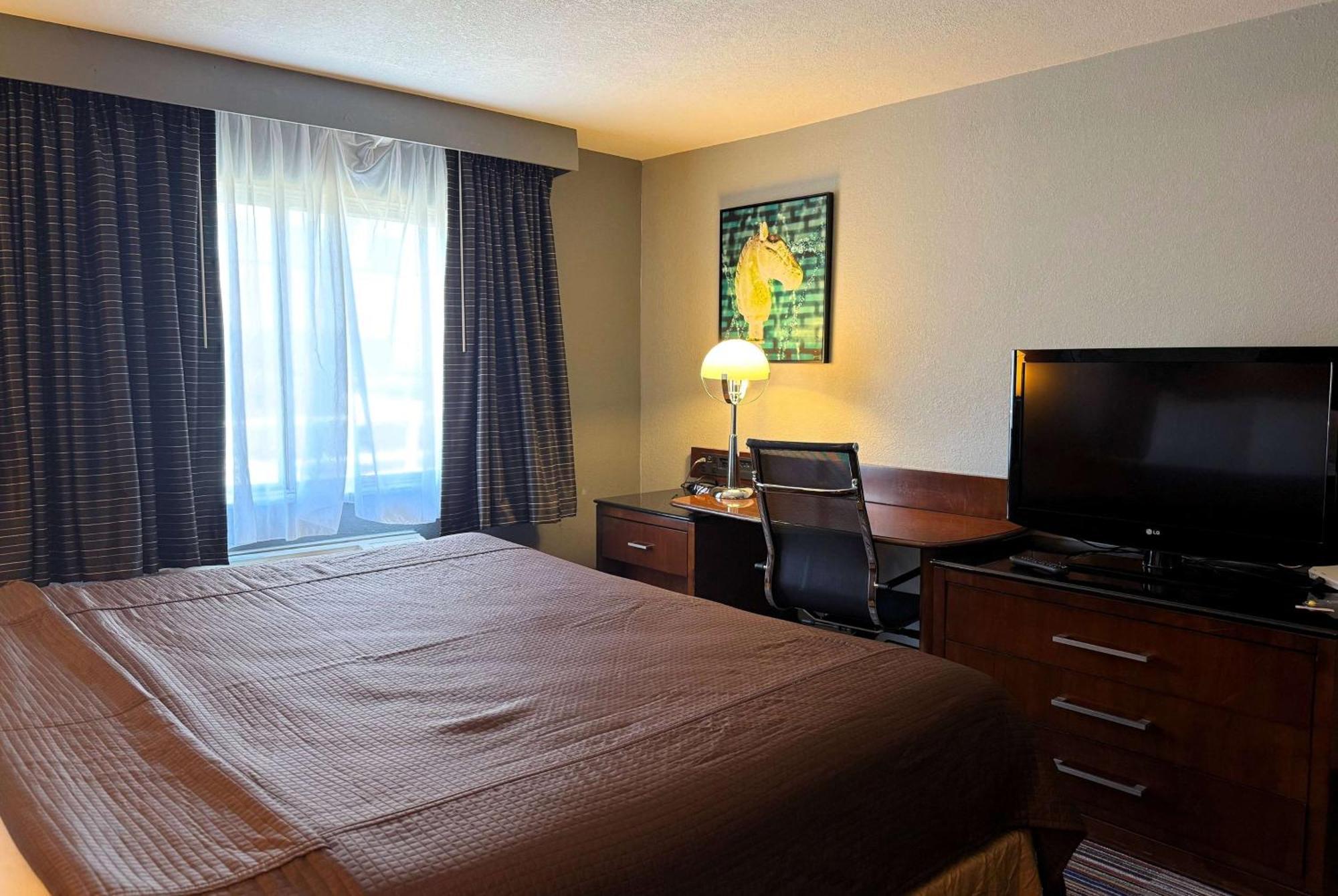 Travelodge by Wyndham Bloomington Eksteriør billede