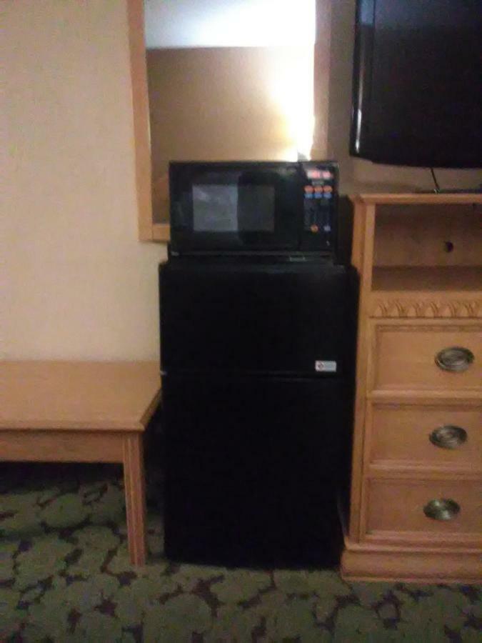 Travelodge by Wyndham Bloomington Eksteriør billede